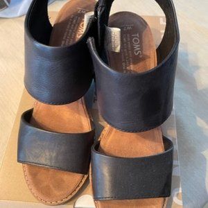 Toms Majorca Cut out sandals size 7